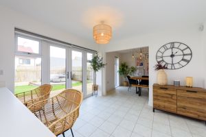 Kitchen/Breakfast Room- click for photo gallery
